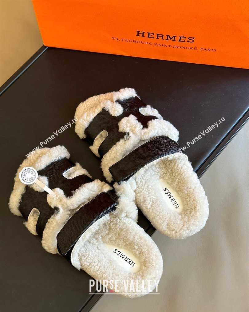 Hermes Chypre Flat Sandals in Palm-Grained Leather Black 2023 1027 (MD-231027017)