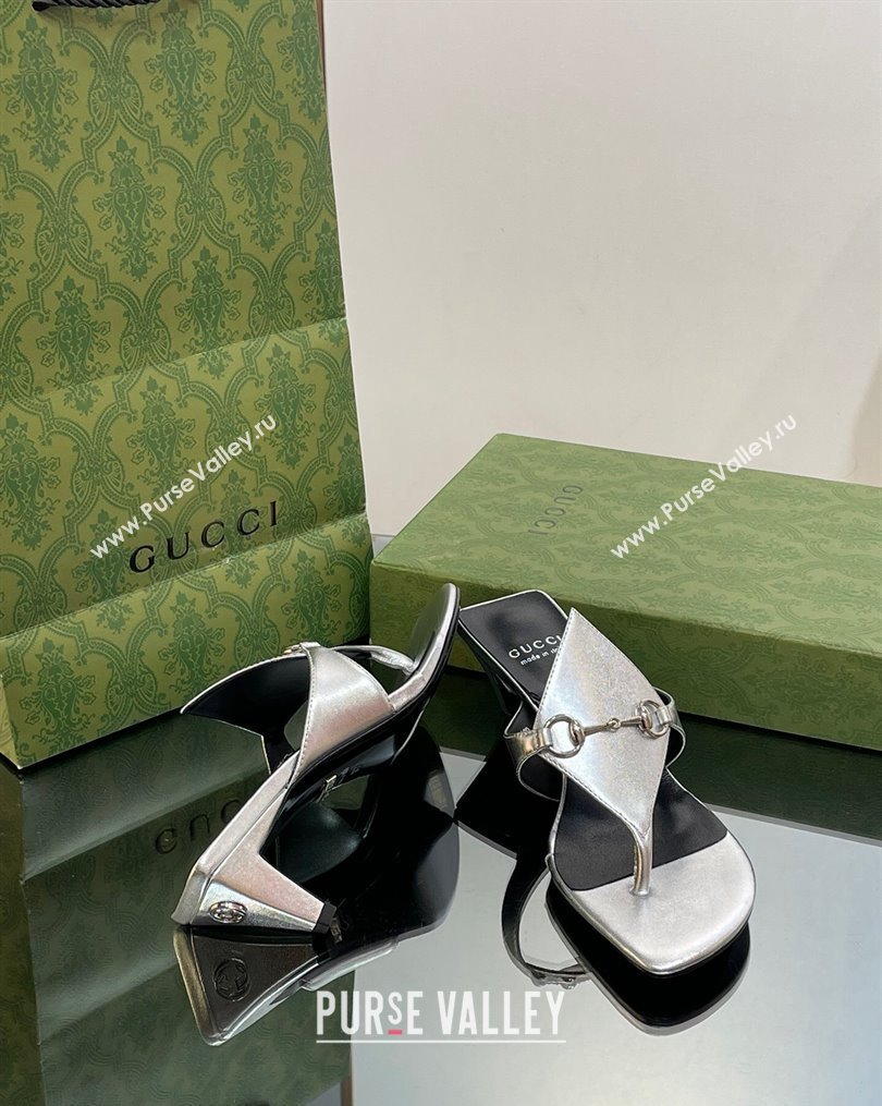 Gucci Horsebit Thong Heel Slide Sandals 5.5cm in Patent Leather 764197 Silver 2023 (SS-231026116)