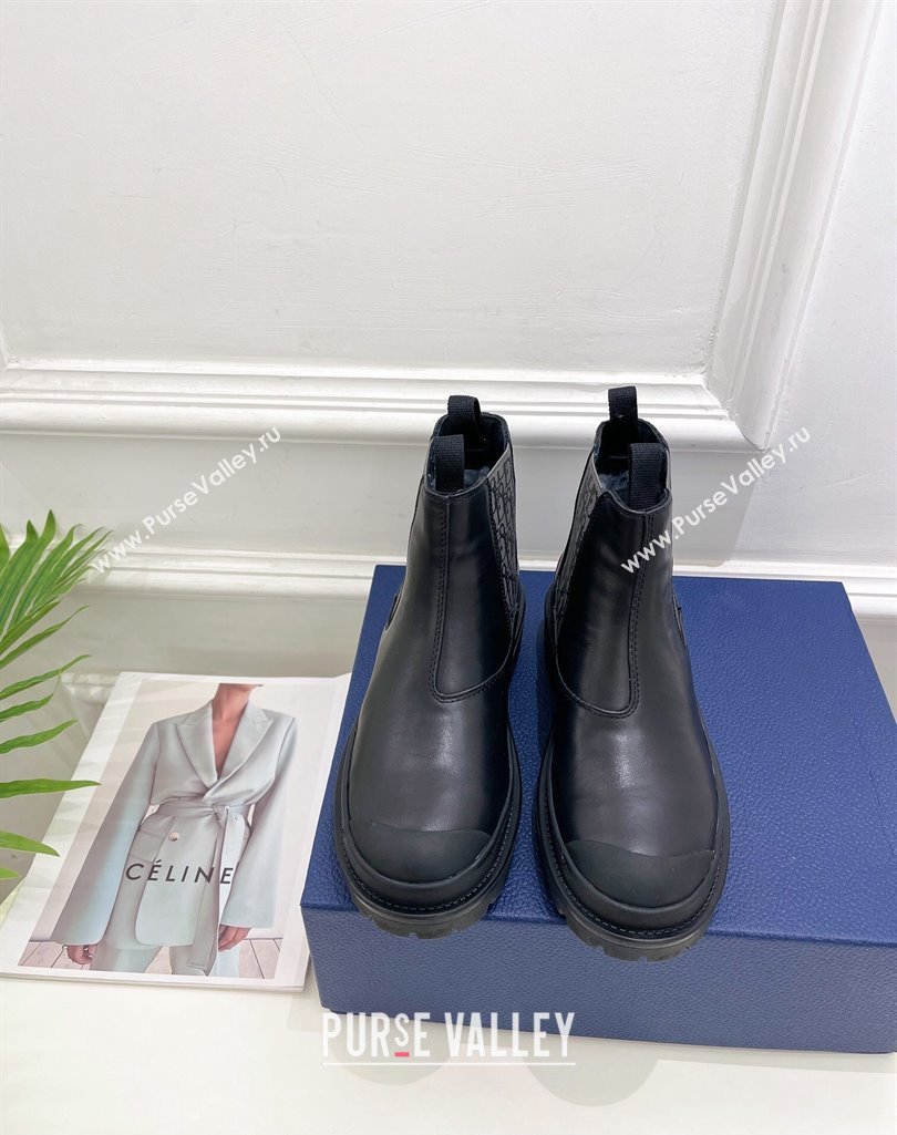 Dior Explorer Ankle Boots in Black Smooth Calfskin and Oblique Motif 2023 (MD-231121087)