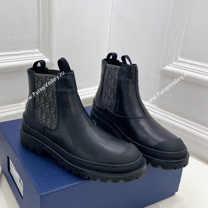 Dior Explorer Ankle Boots in Black Smooth Calfskin and Oblique Motif 2023 (MD-231121087)