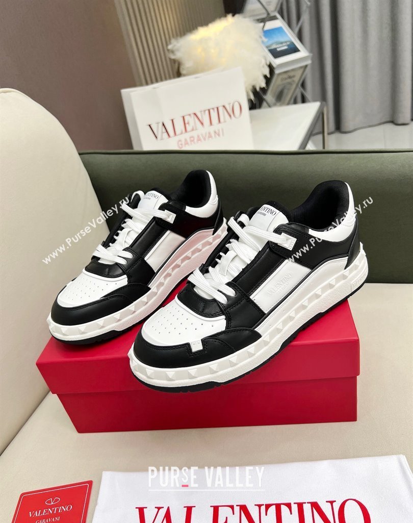 Valentino Freedots Low Top Calfskin Sneakers White/Black 2023 (MD-231121105)