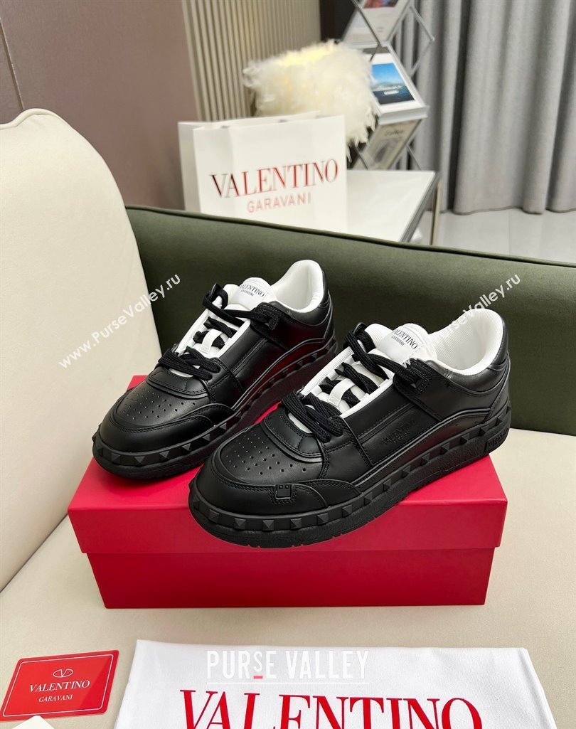 Valentino Freedots Low Top Calfskin Sneakers Black 2023 (MD-231121109)