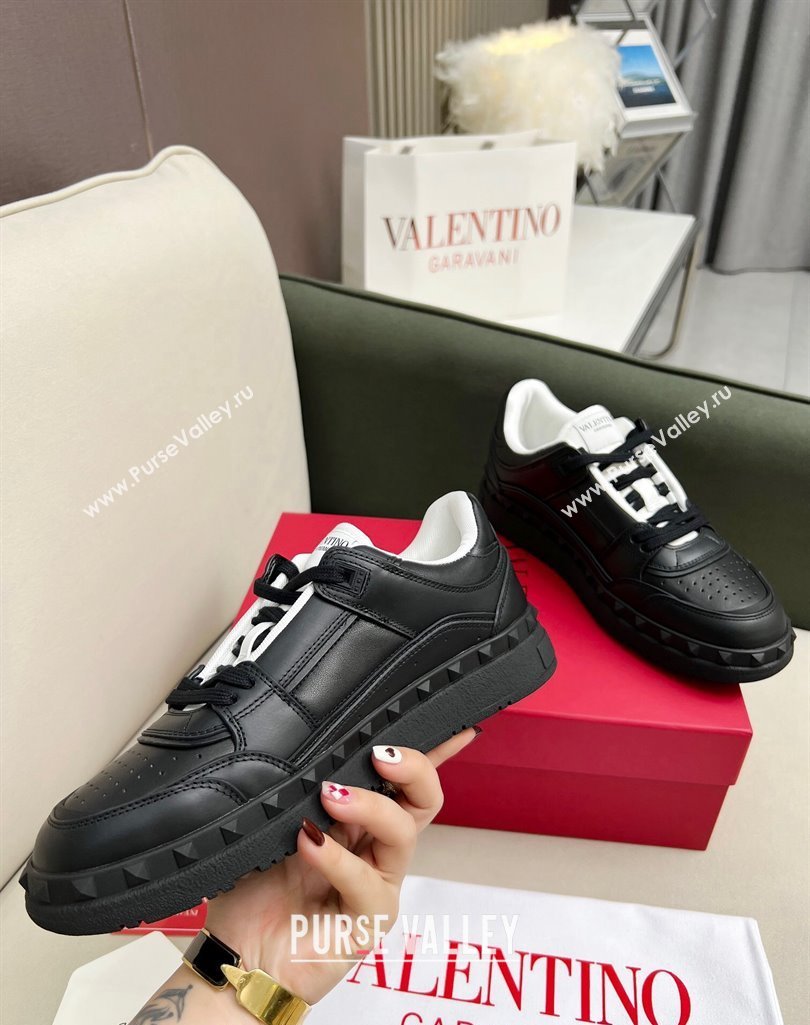 Valentino Freedots Low Top Calfskin Sneakers Black 2023 (MD-231121109)