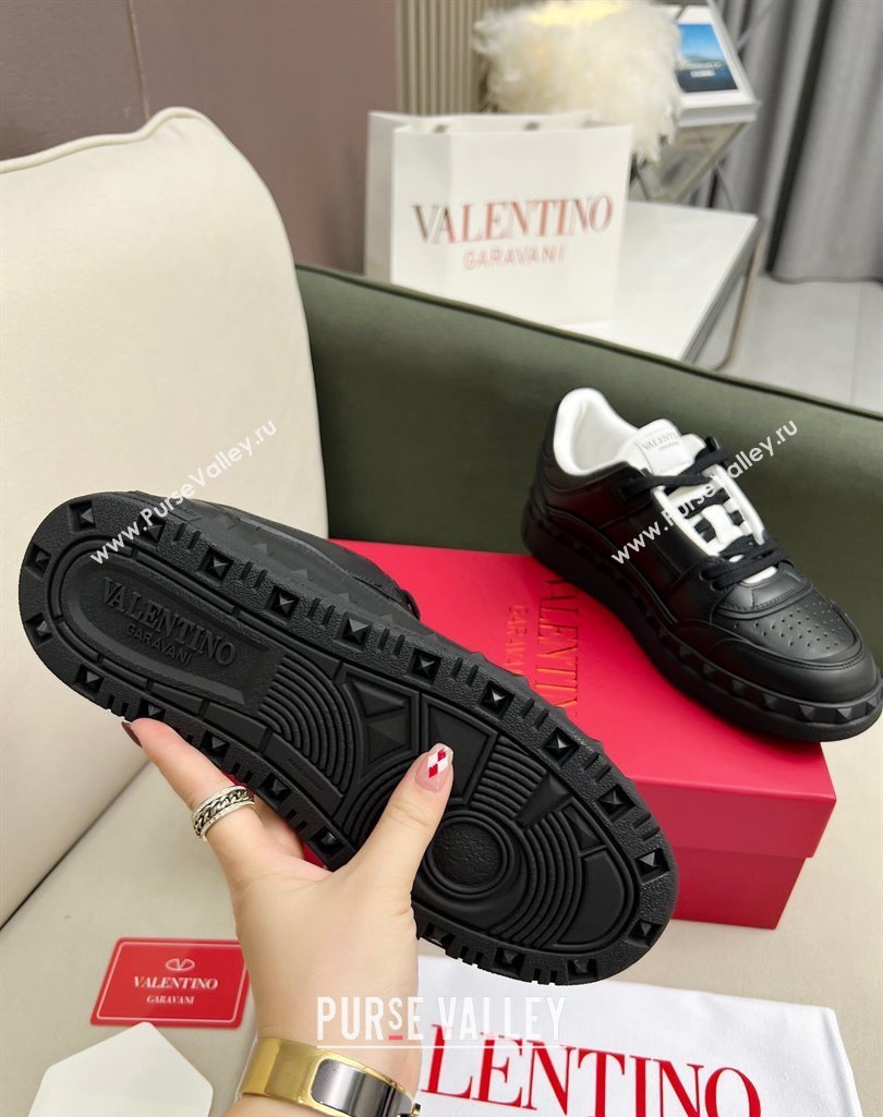 Valentino Freedots Low Top Calfskin Sneakers Black 2023 (MD-231121109)