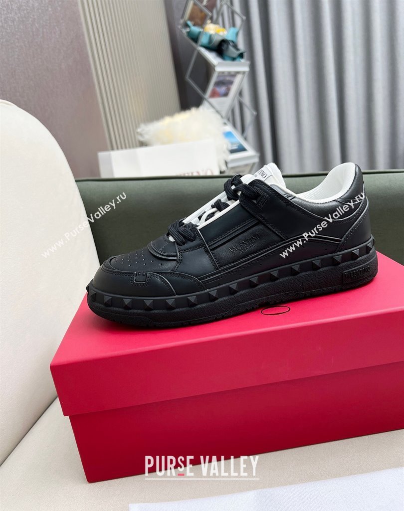 Valentino Freedots Low Top Calfskin Sneakers Black 2023 (MD-231121109)