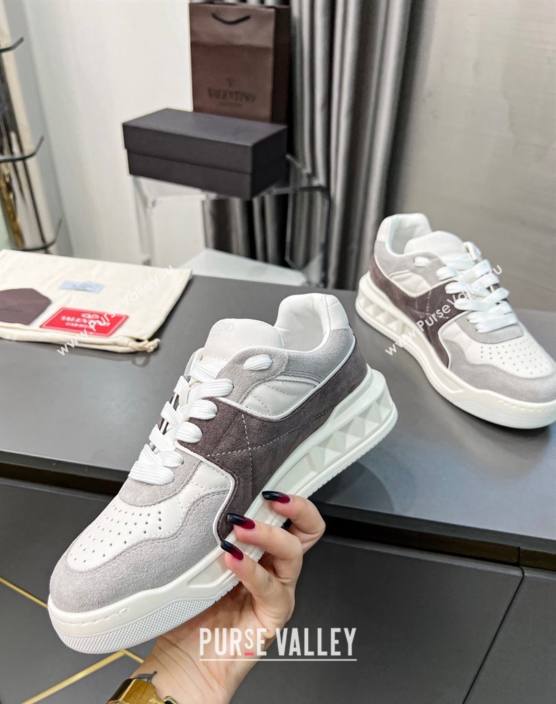 Valentino ONE STUD Sneakers in Split Leather and Suede White/Grey 2023 (MD-231121110)