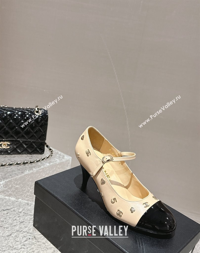 Chanel Lambskin Mary Janes Pumps with Logo Charm Beige 2023 CH11211 (MD-231121066)