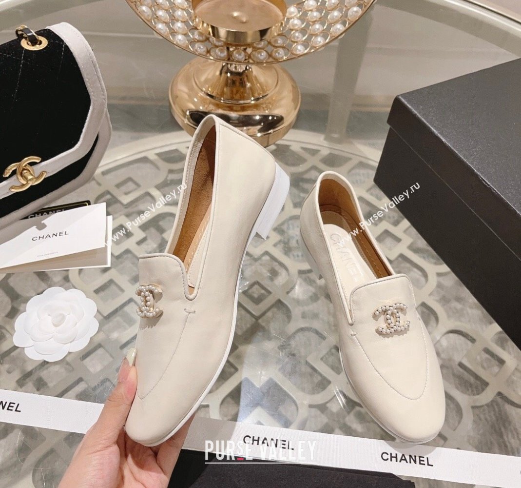 Chanel Lambskin Loafers with Pearls CC White 2023 CH120106 (MD-231201034)