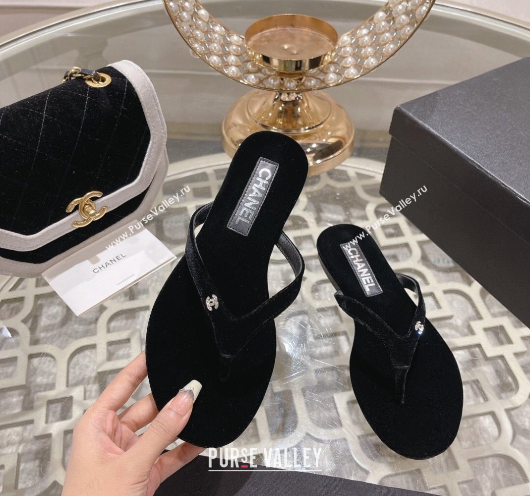 Chanel Velvet Flat Thong Slide Sandals with Crystal CC Black 2023 CH120106 (MD-231201036)