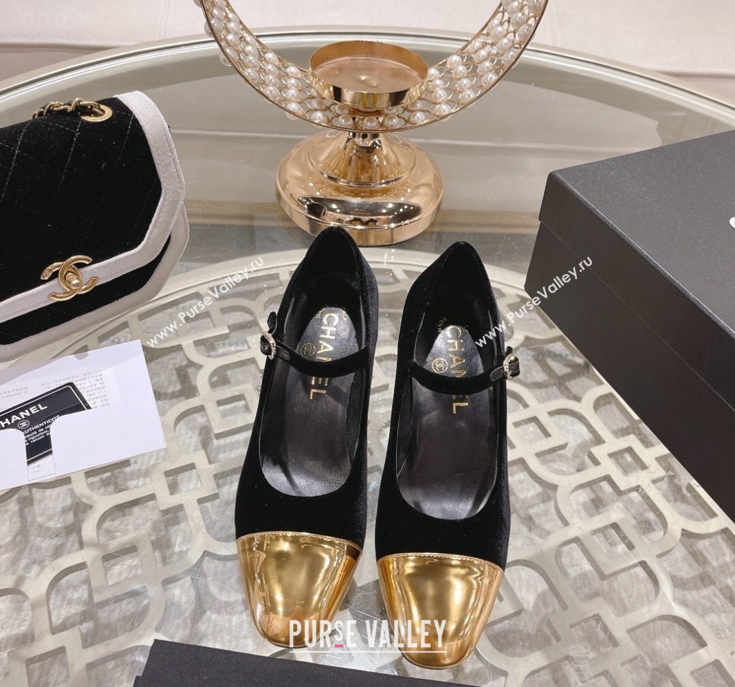 Chanel Velvet Mary Janes Pumps 6.5cm Black/Gold 2023 CH120107 (MD-231201039)