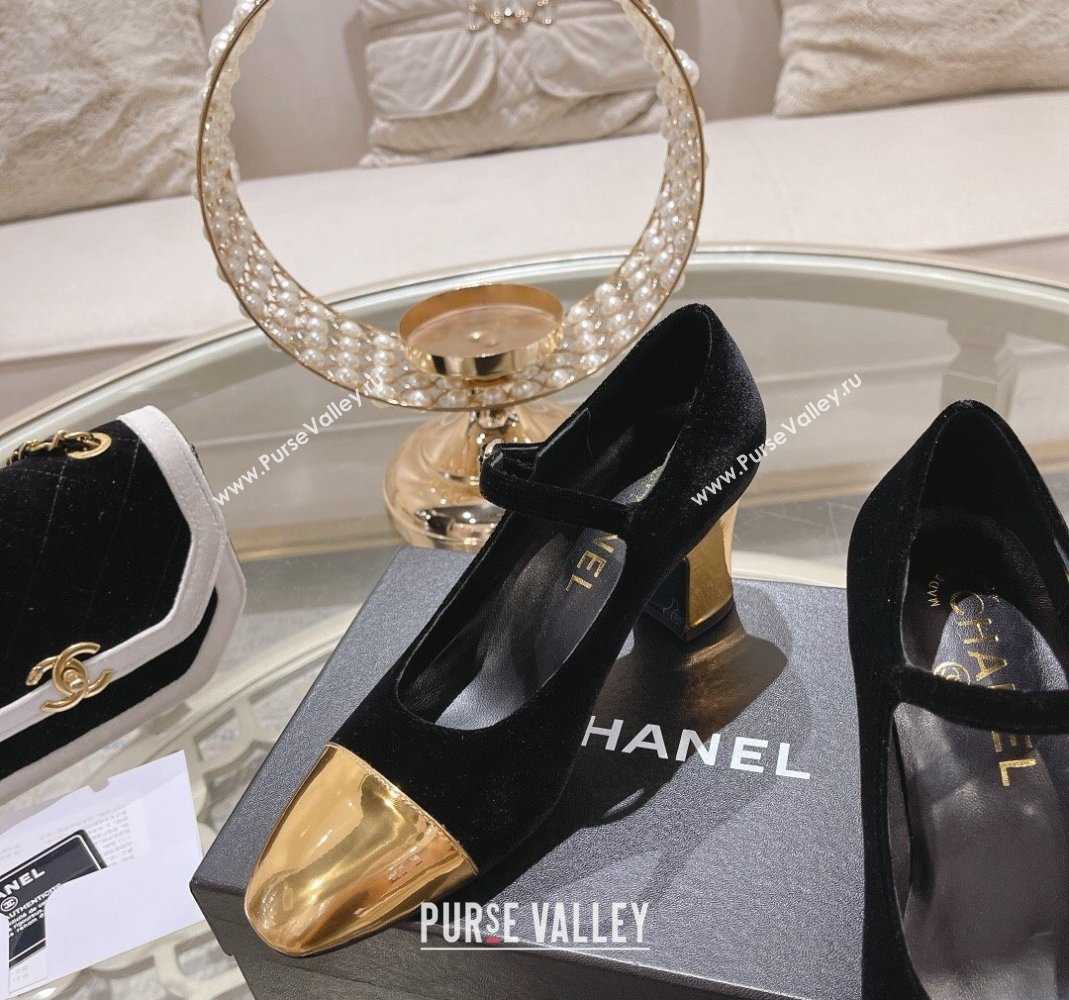 Chanel Velvet Mary Janes Pumps 6.5cm Black/Gold 2023 CH120107 (MD-231201039)