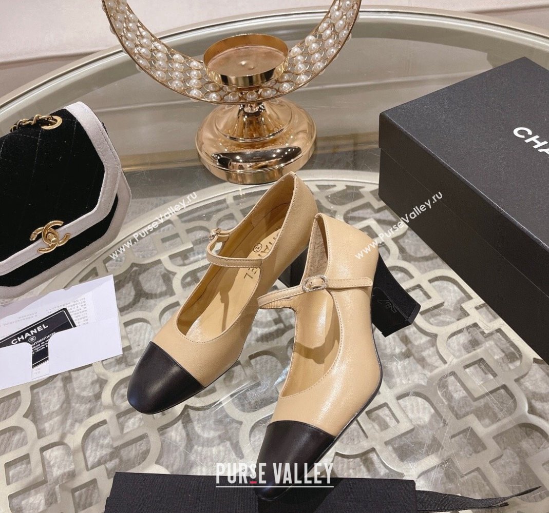 Chanel Lambskin and Calfskin Mary Janes Pumps 6.5cm Beige/Black 2023 CH120107 (MD-231201040)