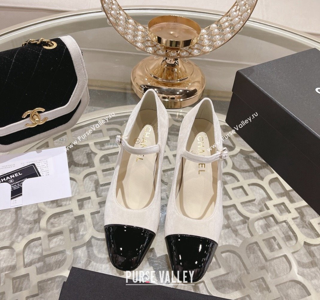 Chanel Velvet Mary Janes Pumps 6.5cm White/Black 2023 CH120107 (MD-231201044)