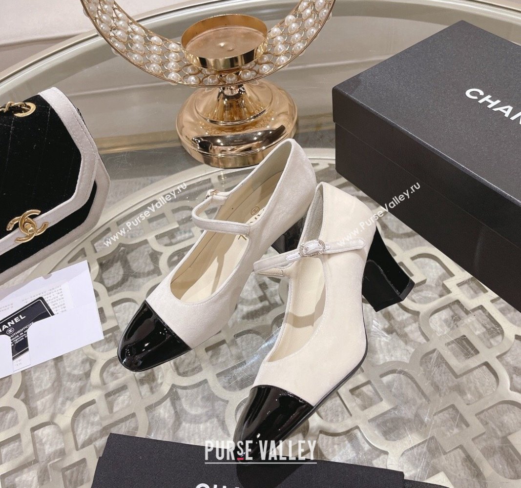 Chanel Velvet Mary Janes Pumps 6.5cm White/Black 2023 CH120107 (MD-231201044)