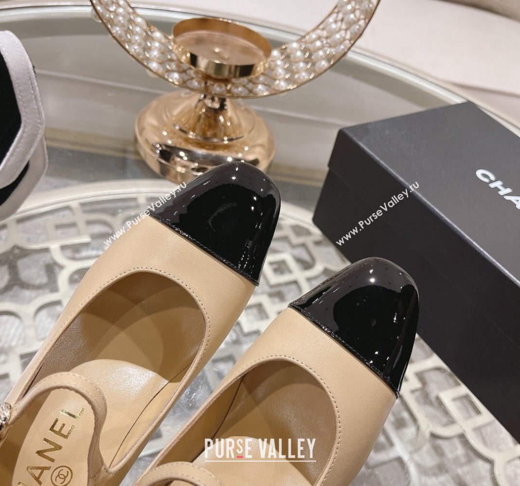 Chanel Lambskin and Patent Leather Mary Janes Pumps 6.5cm Beige/Black 2023 CH120107 (MD-231201045)