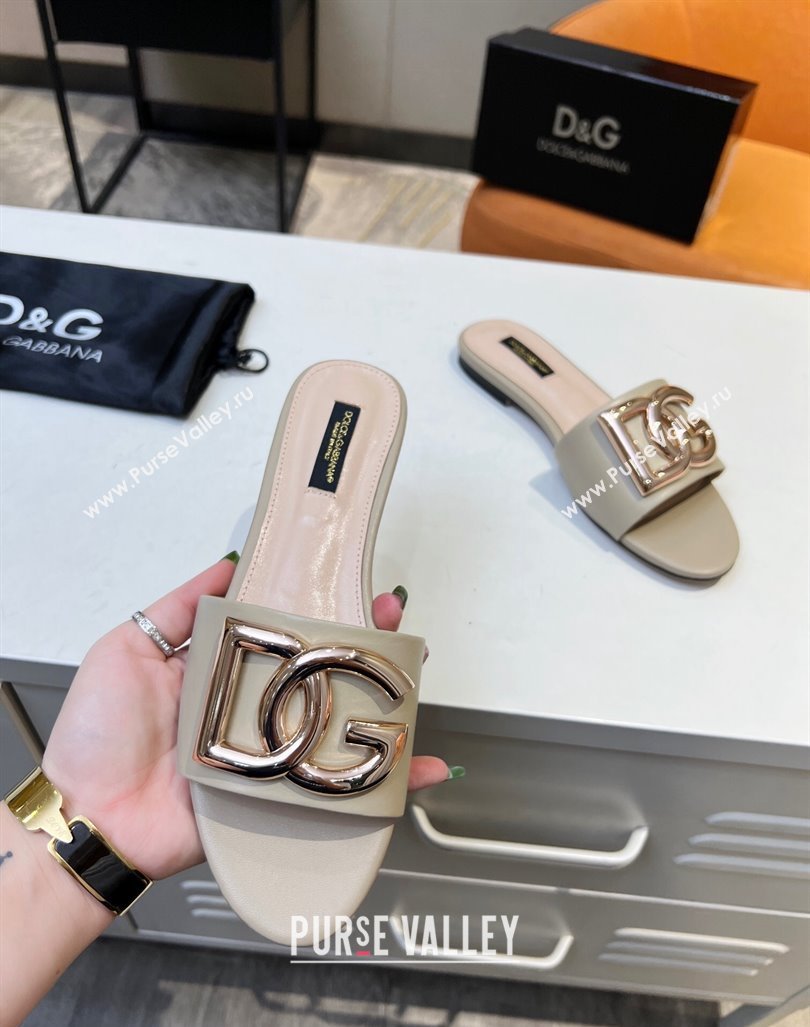 Dolce Gabbana Leather Flat Slide Sandals with DG Logo Beige 2023 DG12152 (MD-231215094)