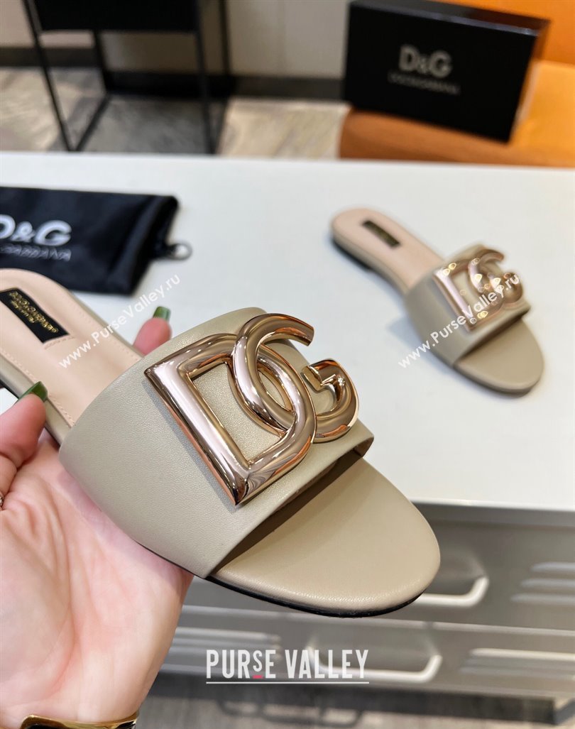 Dolce Gabbana Leather Flat Slide Sandals with DG Logo Beige 2023 DG12152 (MD-231215094)