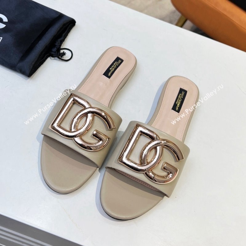 Dolce Gabbana Leather Flat Slide Sandals with DG Logo Beige 2023 DG12152 (MD-231215094)