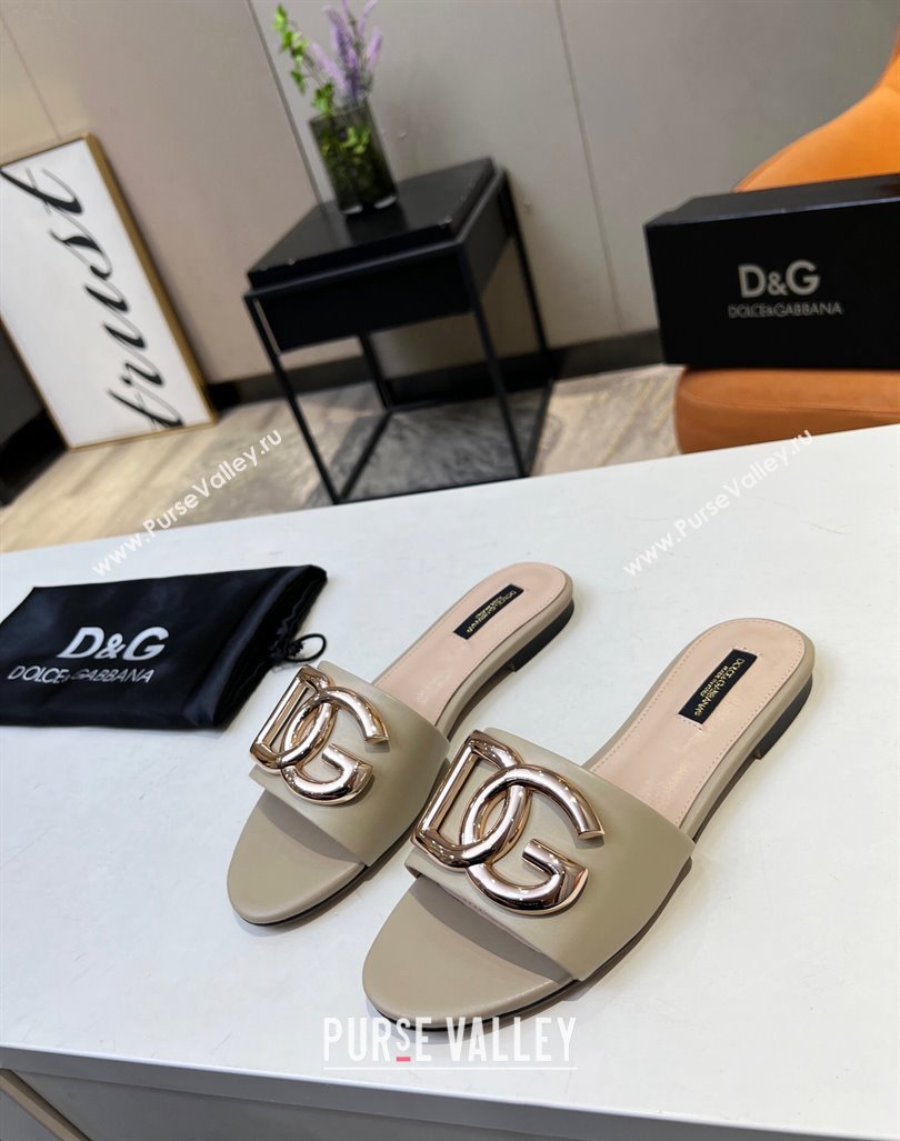 Dolce Gabbana Leather Flat Slide Sandals with DG Logo Beige 2023 DG12152 (MD-231215094)