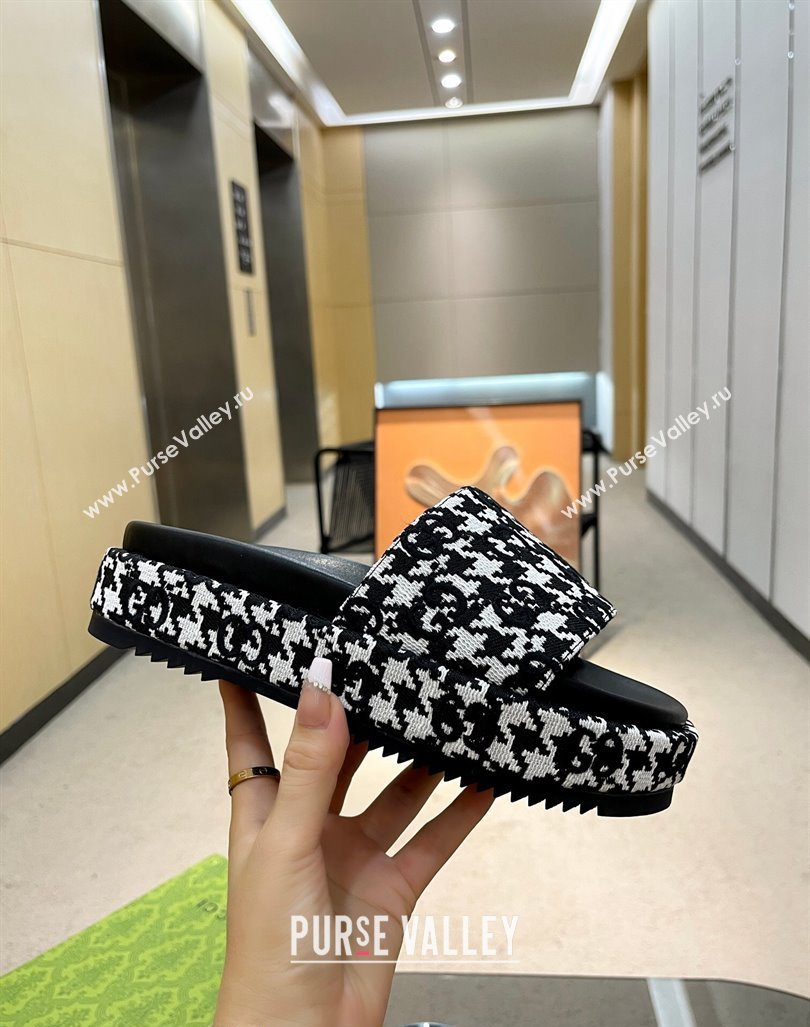 Gucci Houndtooth Canvas Platform Slide Sandals with GG Embroidery Black/White 2023 (MD-231215128)