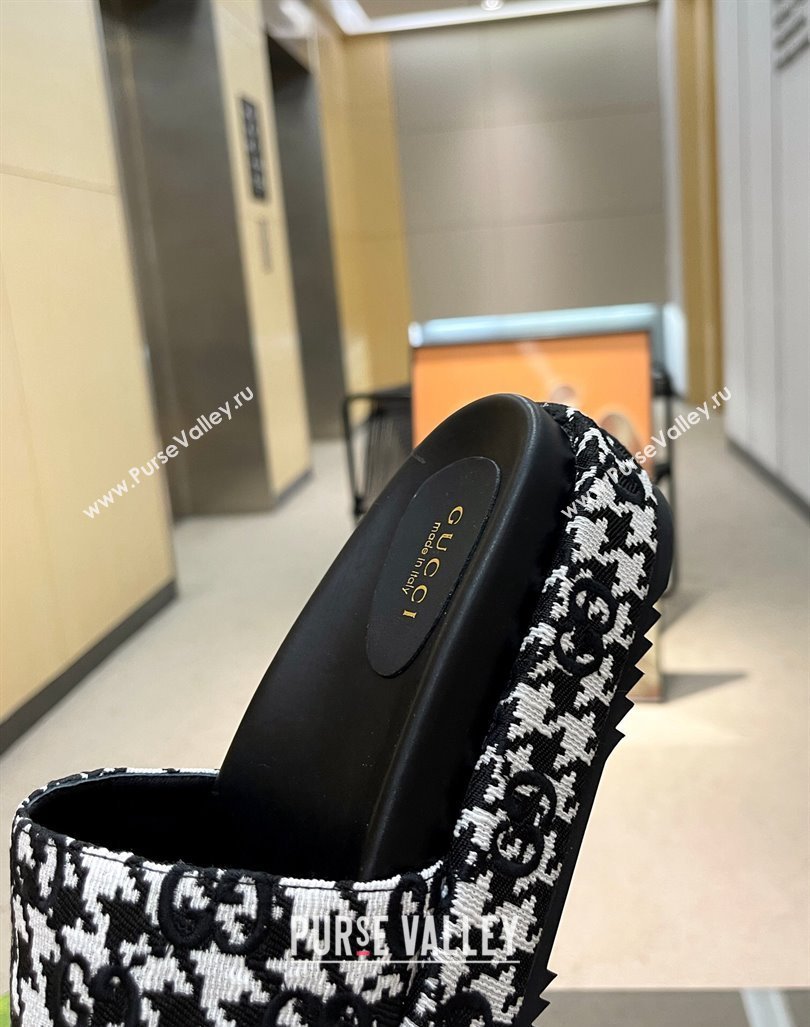 Gucci Houndtooth Canvas Platform Slide Sandals with GG Embroidery Black/White 2023 (MD-231215128)