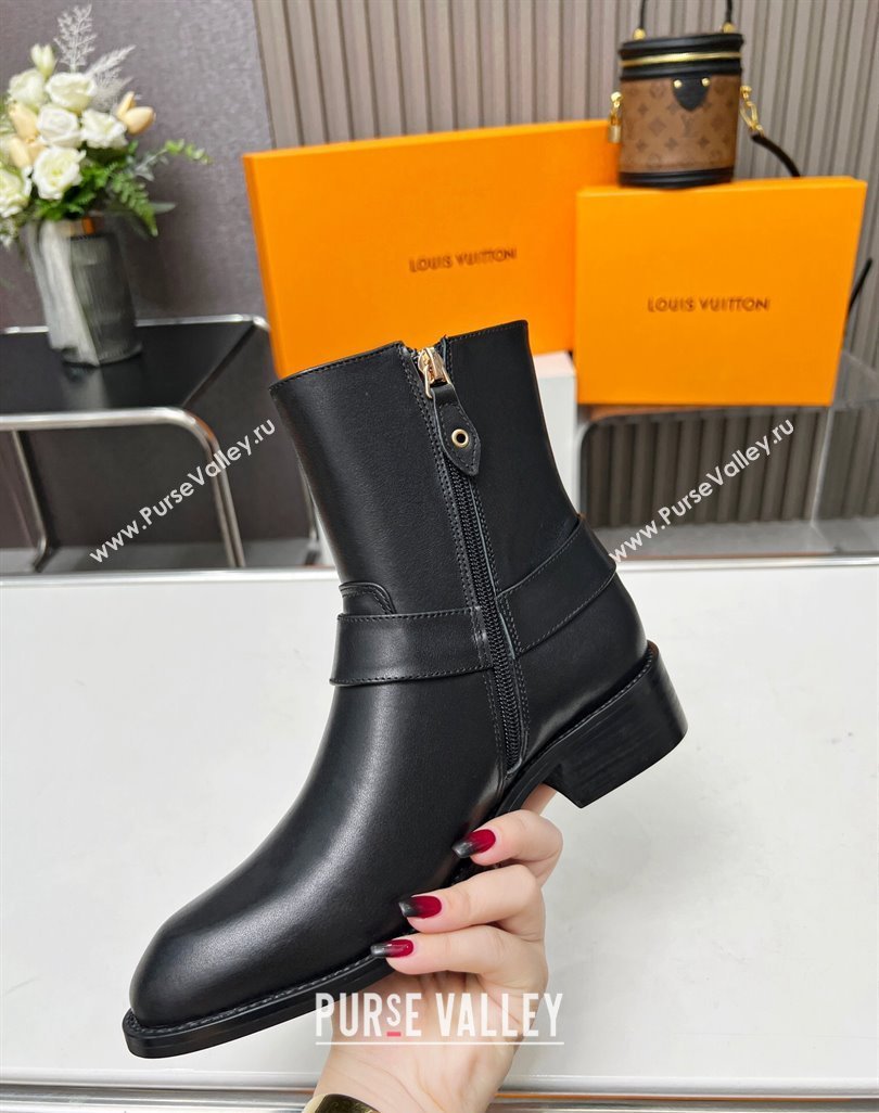 Louis Vuitton Westside Flat Ankle Boots in Black Calf Leather with Hook Chain 2023 1AC6WL (MD-231218026)