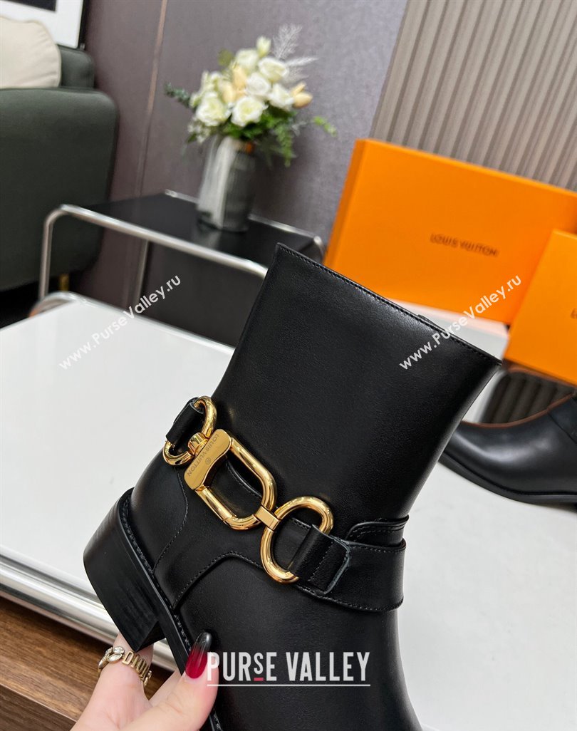 Louis Vuitton Westside Flat Ankle Boots in Black Calf Leather with Hook Chain 2023 1AC6WL (MD-231218026)