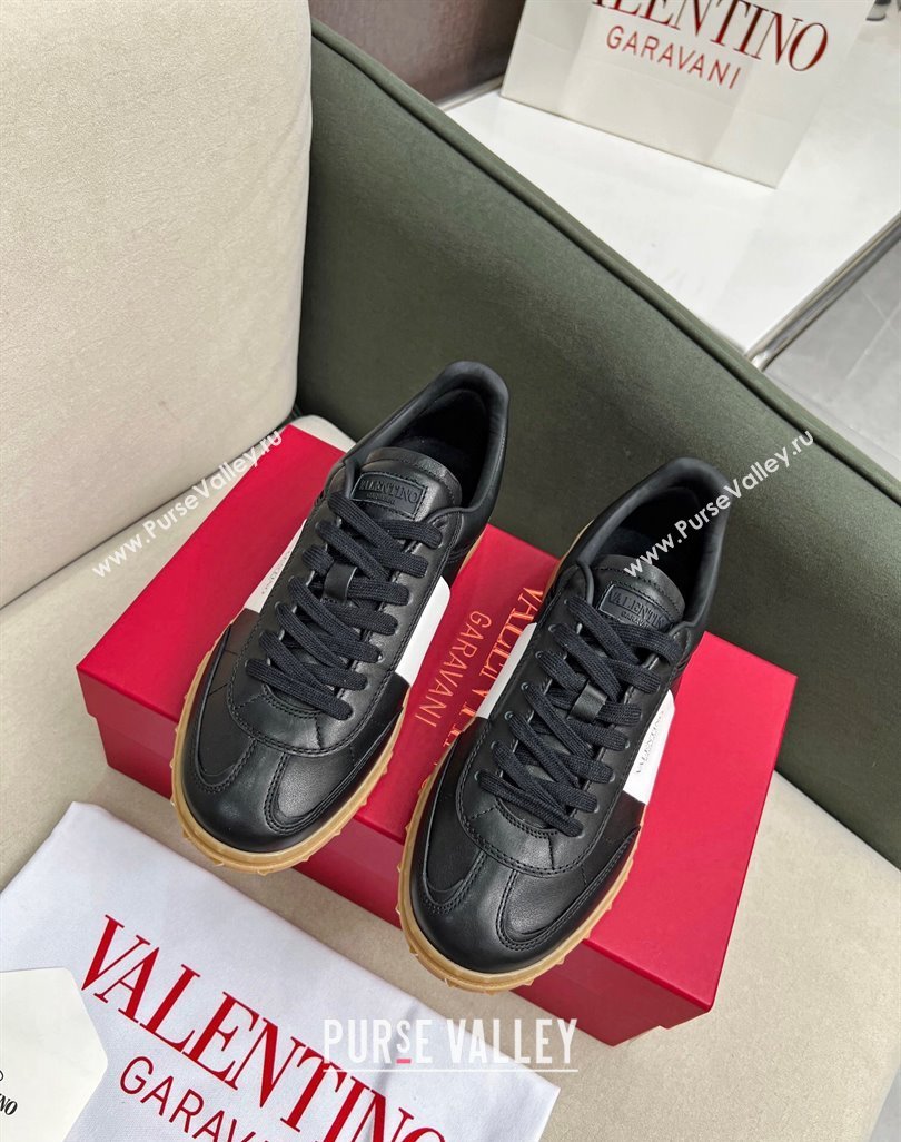 Valentino Upvillage Sneakers in Nappa Calfskin Black/Apricot 2023 (MD-231218078)