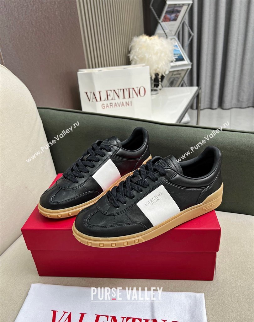 Valentino Upvillage Sneakers in Nappa Calfskin Black/Apricot 2023 (MD-231218078)