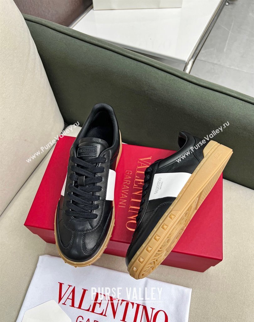 Valentino Upvillage Sneakers in Nappa Calfskin Black/Apricot 2023 (MD-231218078)