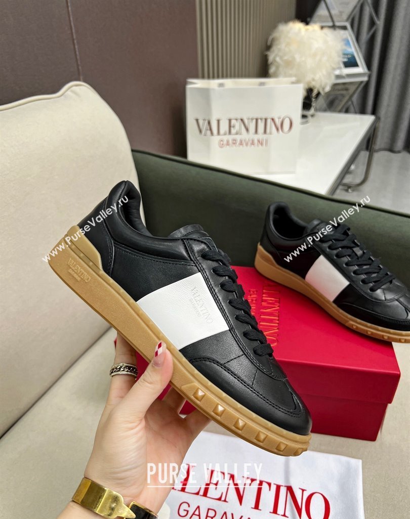 Valentino Upvillage Sneakers in Nappa Calfskin Black/Apricot 2023 (MD-231218078)