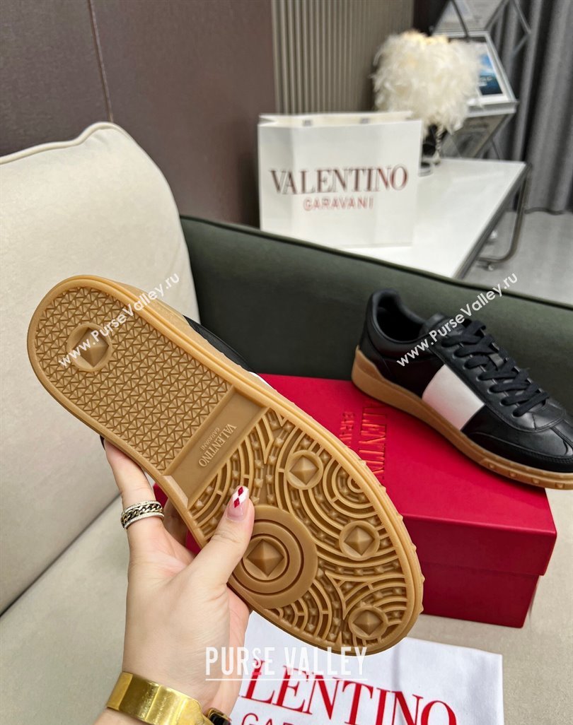 Valentino Upvillage Sneakers in Nappa Calfskin Black/Apricot 2023 (MD-231218078)