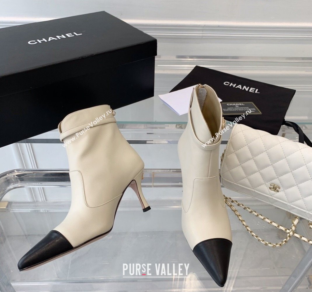 Chanel Calfskin Pointed Ankle Boots 7.5cm with Buckle White 2023 CH121311 (SS-231213061)