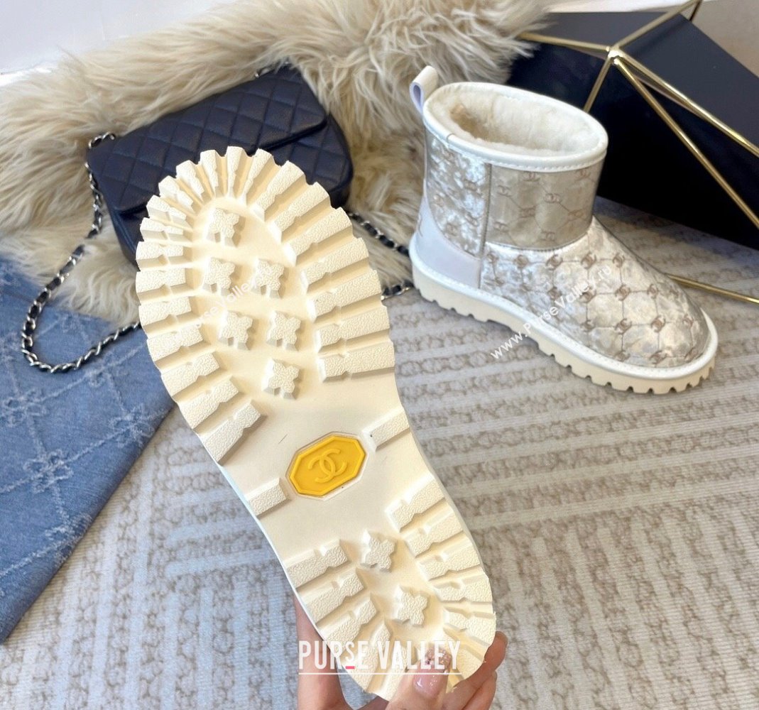 Chanel PVC Snow Boots with CC Embroidery White 2023 CH121312 (KL-231213064)