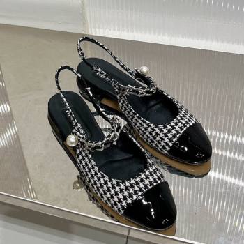 Miu Miu Slingback Flat in Houndtooth and Patent Leather with Chain and Pearl White/Black 2023 (ZN-231214001)