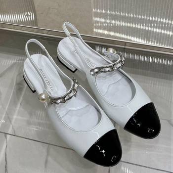 Miu Miu Slingback Flat in Patent Calfskin with Chain and Pearl White/Black 2023 (ZN-231214002)