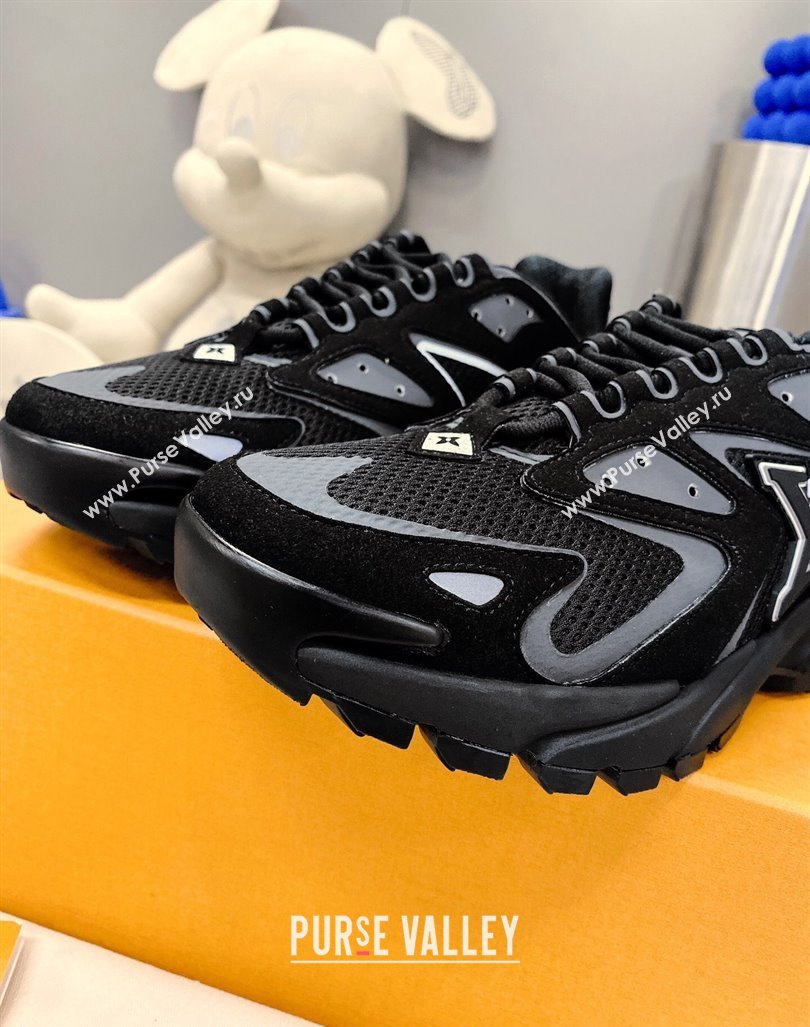 Louis Vuitton Mens LV Runner Tatic Sneakers in Mesh and Leather Black 3 2024 1ACF17 (MD-240105123)