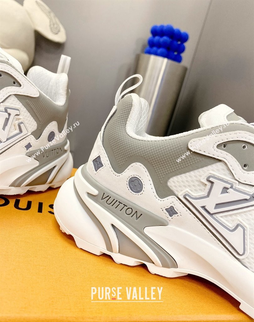Louis Vuitton Mens LV Runner Tatic Sneakers in Mesh and Leather White 2 2024 1ACF17 (MD-240105124)