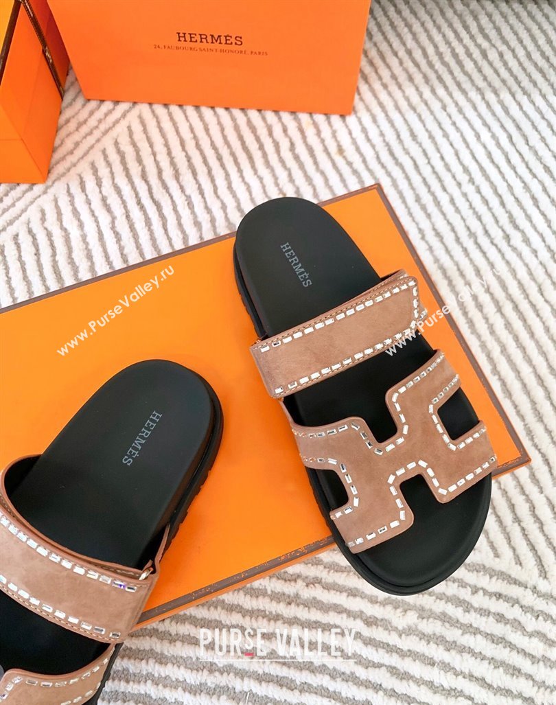Hermes Chypre Flat Sandals in Suede with Crystals Rose Beige 2024 0104 (MD-240104083)