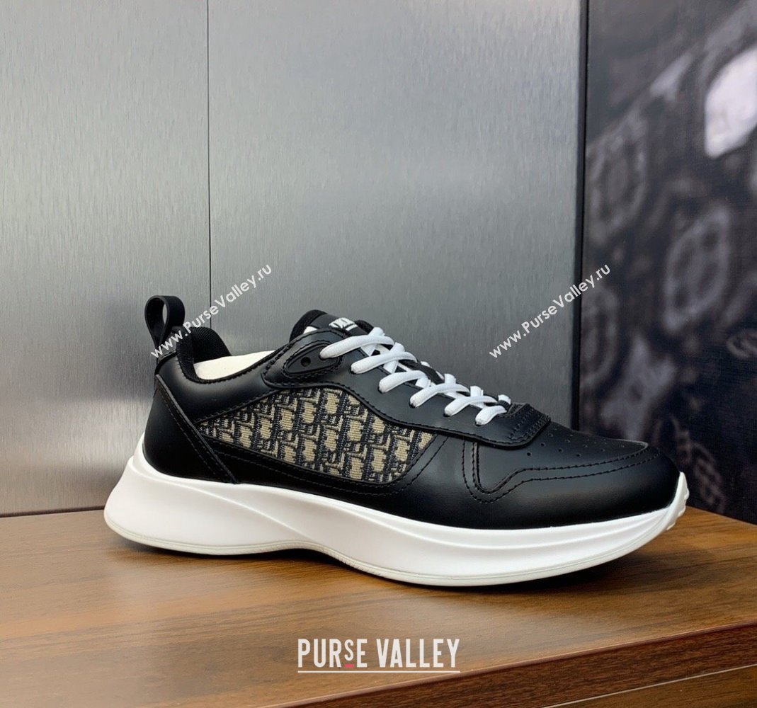 Dior Mens B25 Runner Sneakers in Smooth Calfskin and Dior Oblique Jacquard Black/White 2024 (MD-240106024)