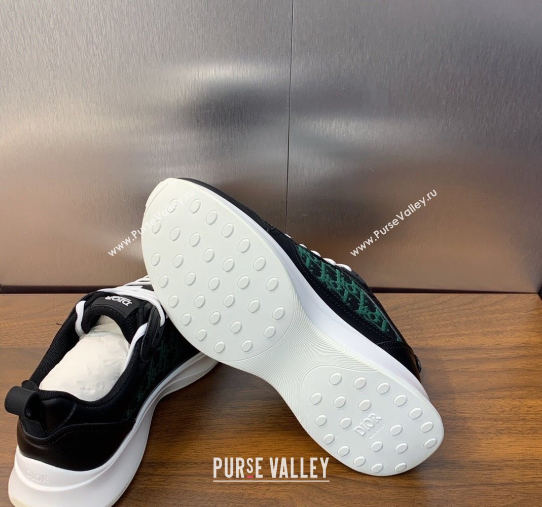 Dior Mens B25 Runner Sneakers in Smooth Calfskin and Dior Oblique Jacquard Black/Green 2024 (MD-240106026)