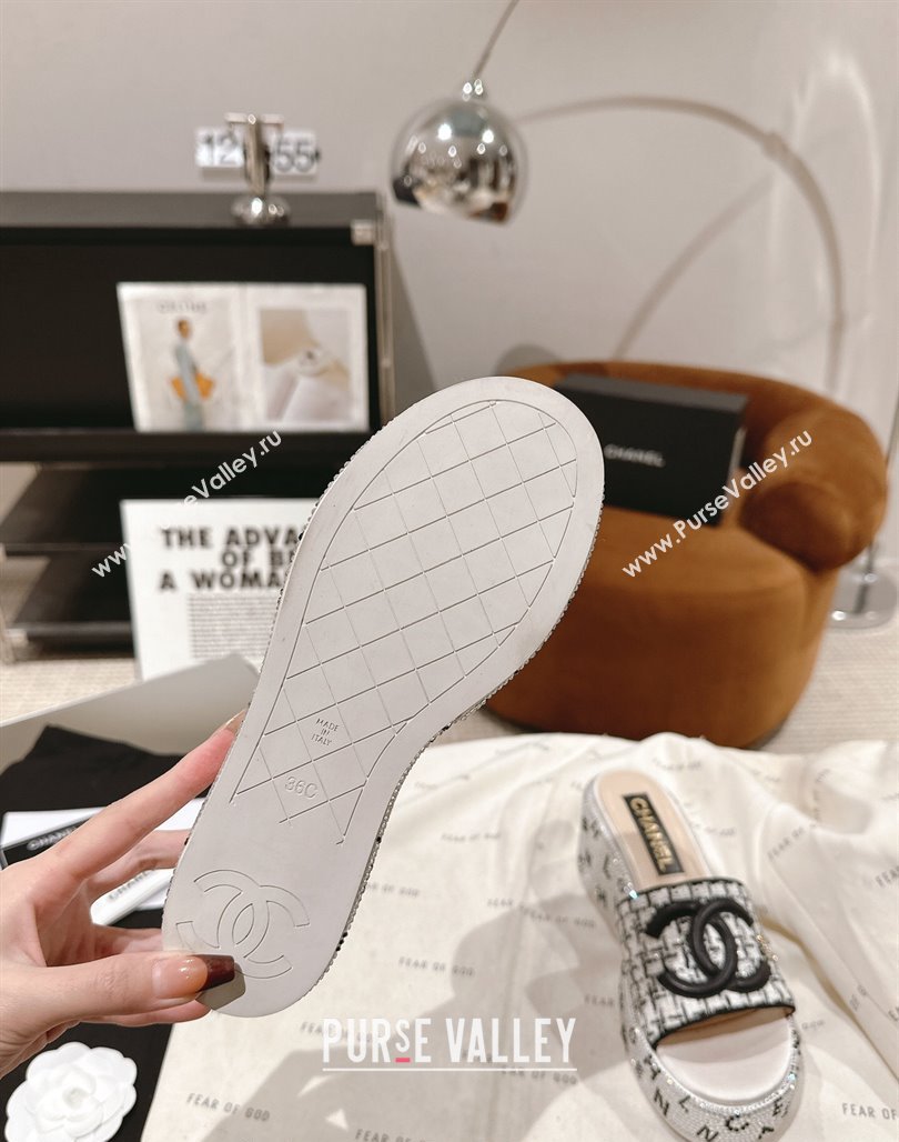 Chanel Tweed Crystals Platform Slide Sandals White1/Black 2024 CH010801 (MD-240108002)