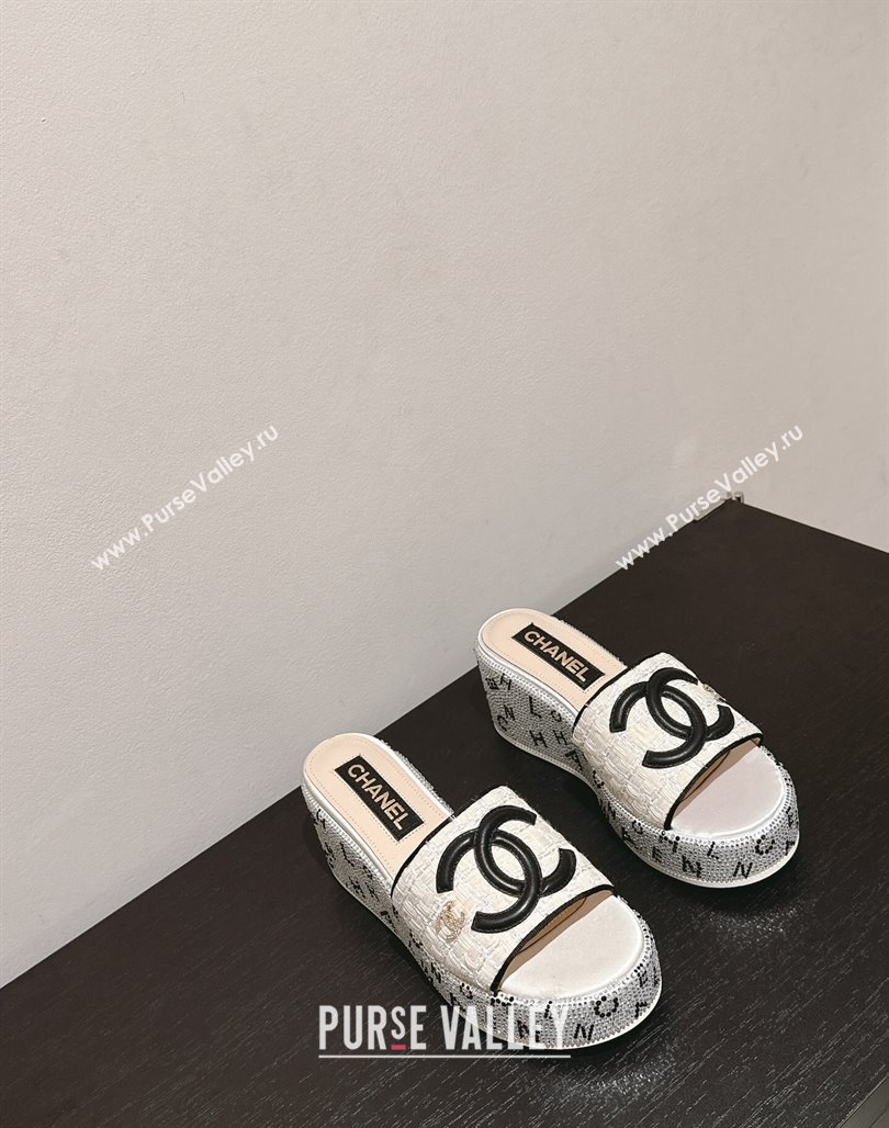 Chanel Tweed Crystals Platform Slide Sandals White 2/Black 2024 CH010801 (MD-240108005)