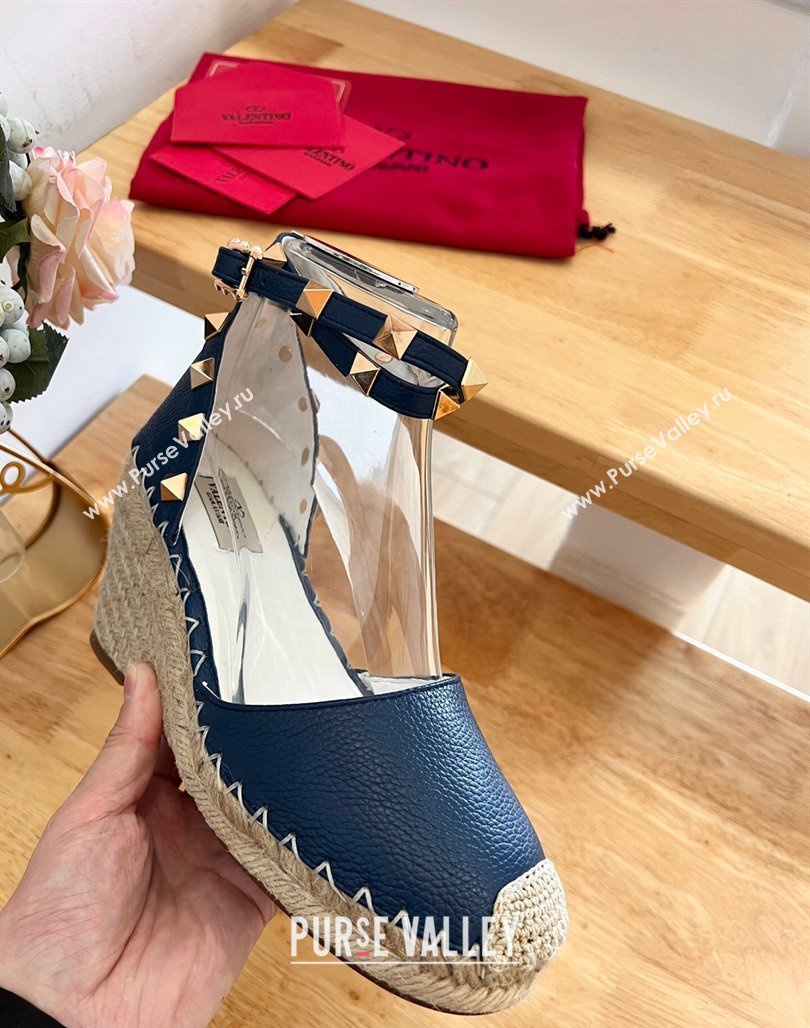 Valentino Grained Leather Rockstud Wedge Pumps 9.5cm Navy Blue 2024 0125 (HB-240125080)