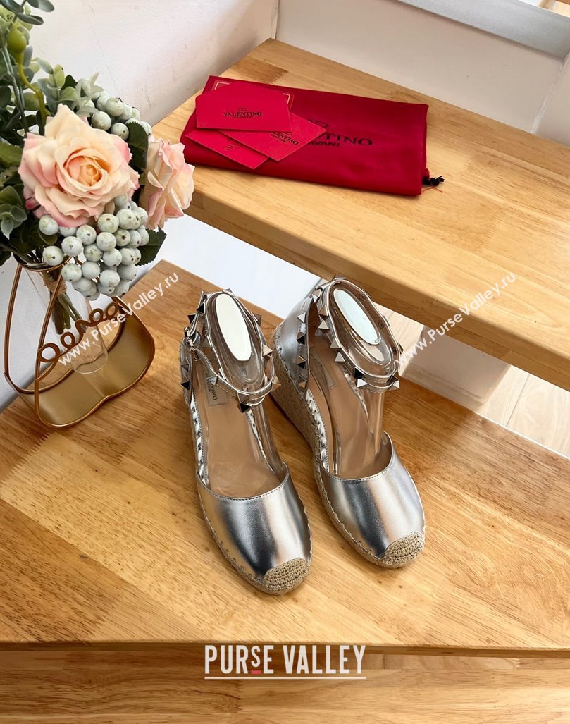 Valentino Metallic Grained Leather Rockstud Wedge Pumps 9.5cm Silver 2024 0125 (HB-240125082)