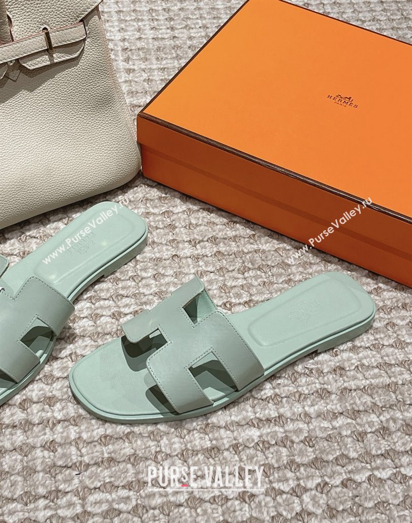 Hermes Classic Oran Flat Slide Sandals in Smooth Leather Light Green 2024 0123 (MD-240123078)