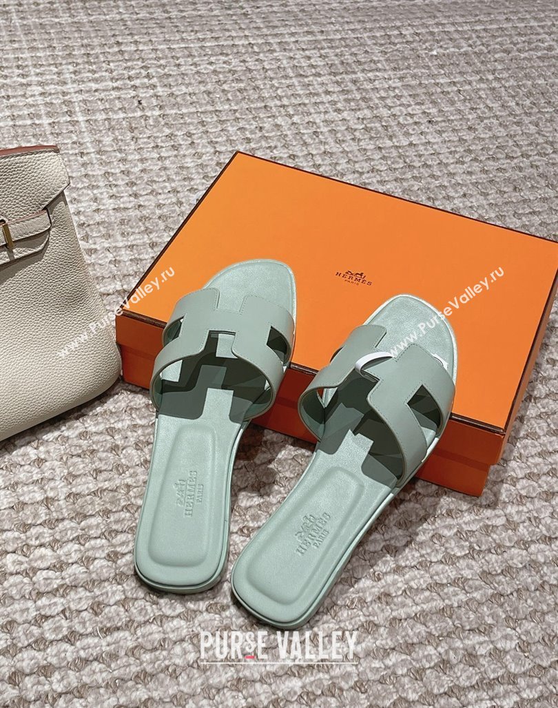 Hermes Classic Oran Flat Slide Sandals in Smooth Leather Light Green 2024 0123 (MD-240123078)