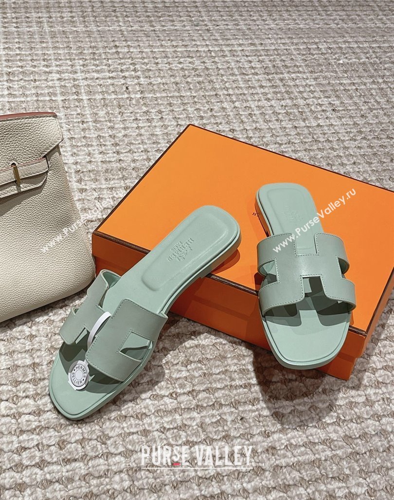 Hermes Classic Oran Flat Slide Sandals in Smooth Leather Light Green 2024 0123 (MD-240123078)