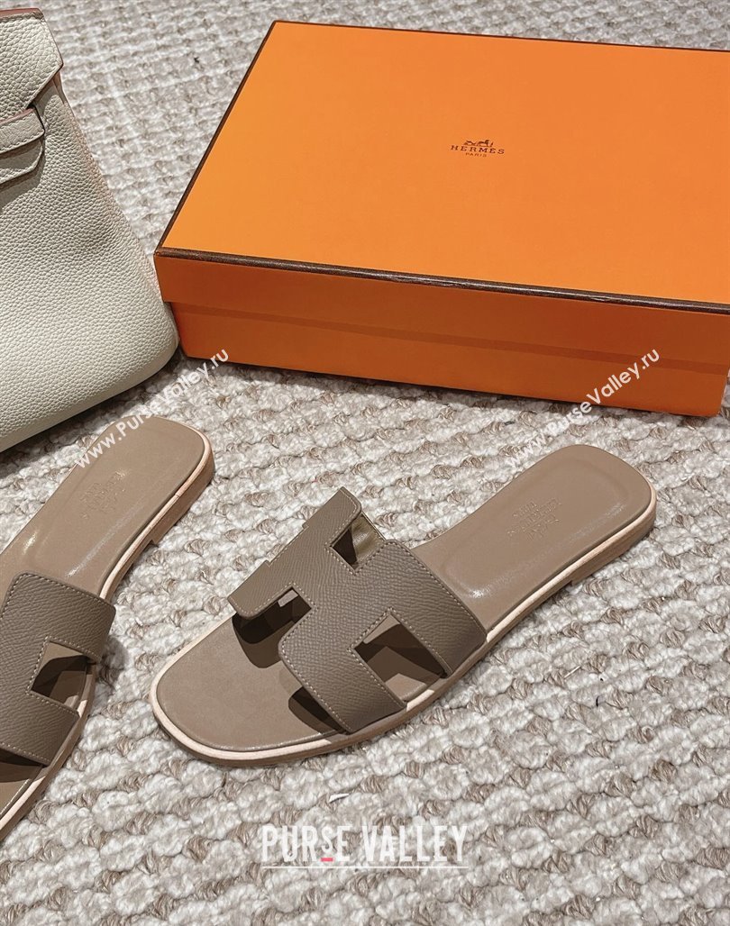 Hermes Classic Oran Flat Slide Sandals in Palm Grained Leather Grey 07 2024 0123 (MD-240123045)