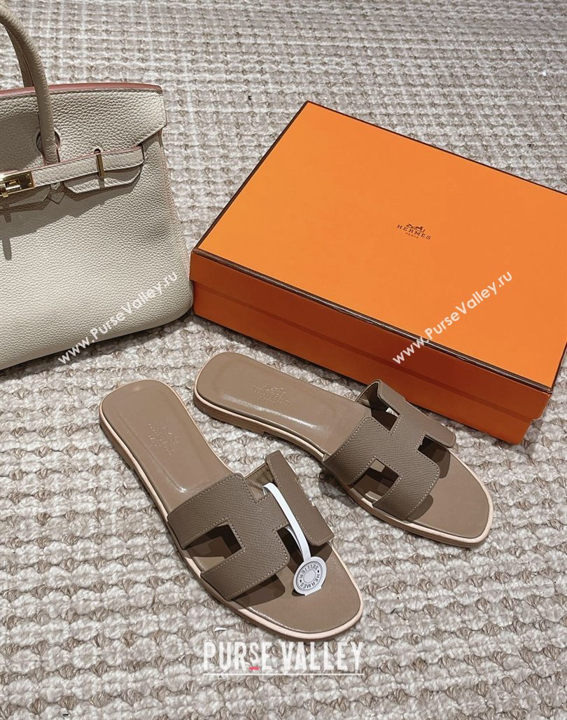 Hermes Classic Oran Flat Slide Sandals in Palm Grained Leather Grey 07 2024 0123 (MD-240123045)